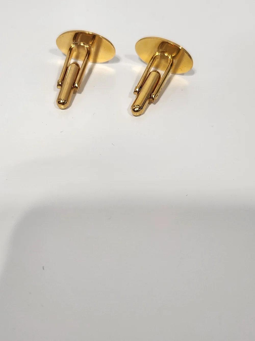 Gold Oval Emblem Cufflinks - Classic Men's Accessory